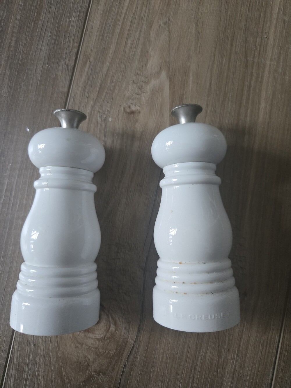 Le Creuset White Salt & Pepper Mill Set | Pre‑Owned Ceramic Grinders